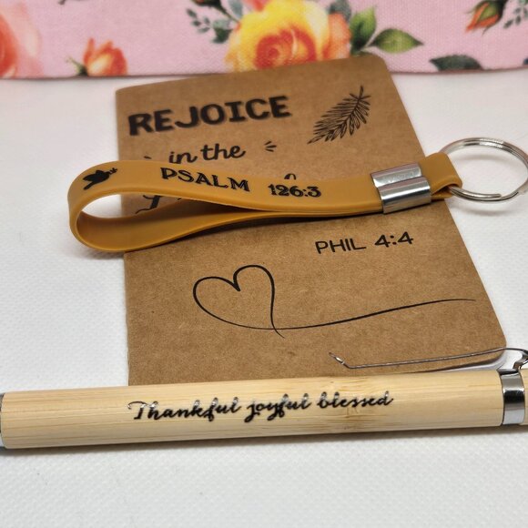 NEW INSPIRATIONAL FAITH CANVAS POUCH, NOTEPAD, PEN, BOOKMARK & KEYCHAIN GIFT SET - Picture 6 of 10